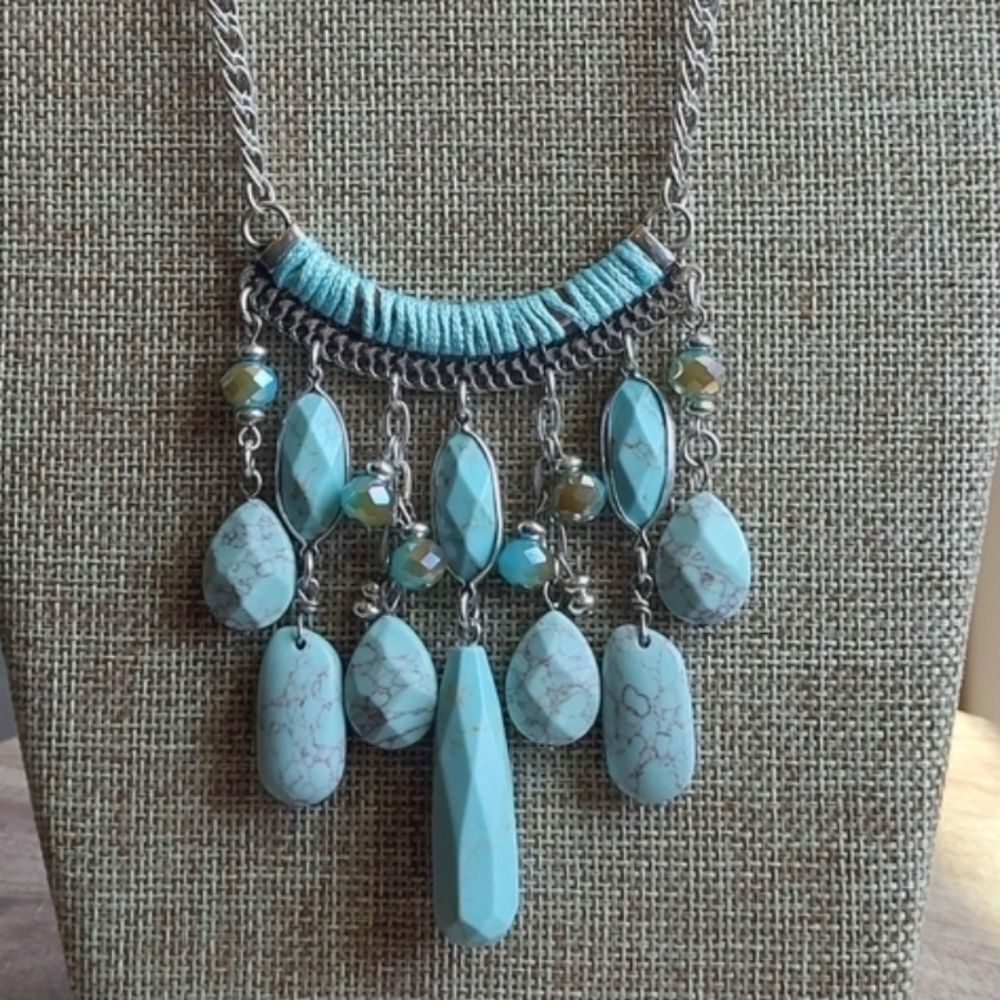 Premier Designs Turquoise Cabochon Bib Necklace